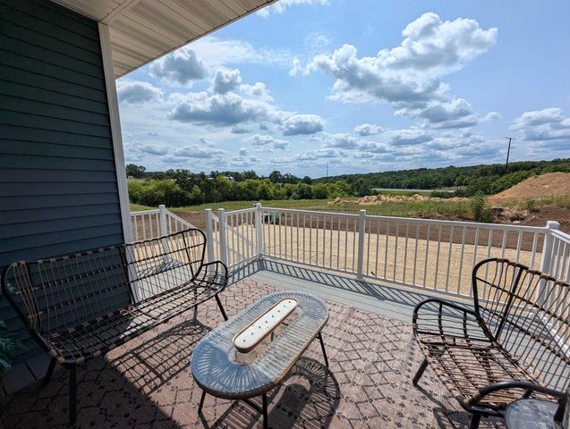 913 Brookview Trail, Mount Horeb, WI 53572