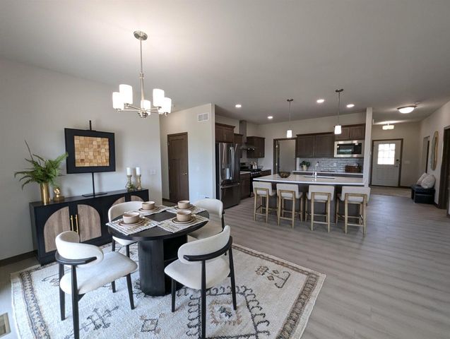 913 Brookview Trail, Mount Horeb, WI 53572