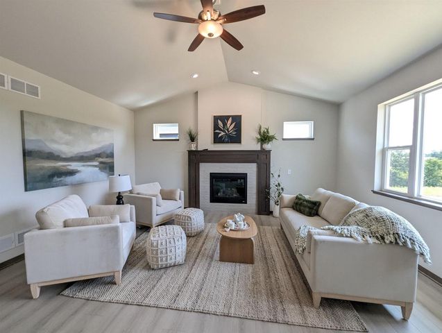 913 Brookview Trail, Mount Horeb, WI 53572