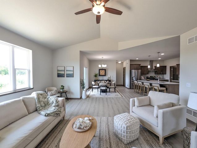 913 Brookview Trail, Mount Horeb, WI 53572