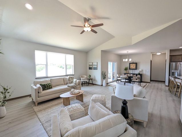 913 Brookview Trail, Mount Horeb, WI 53572