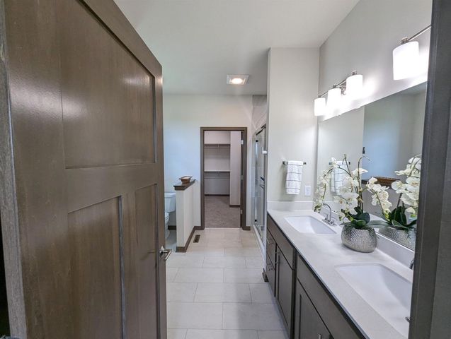 913 Brookview Trail, Mount Horeb, WI 53572