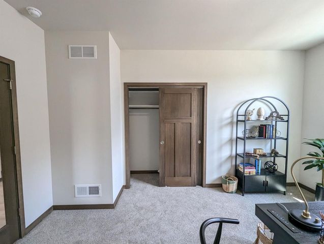 913 Brookview Trail, Mount Horeb, WI 53572