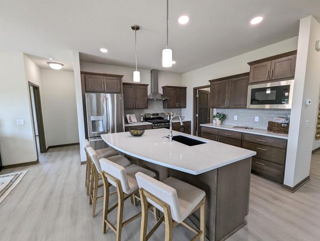 913 Brookview Trail, Mount Horeb, WI 53572