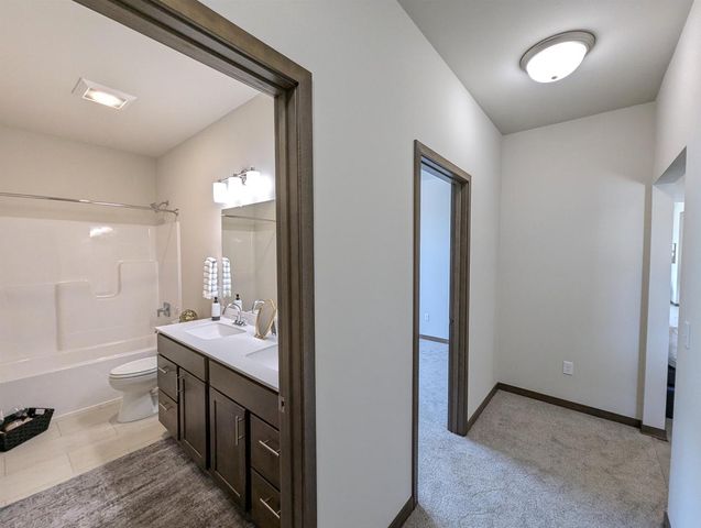 913 Brookview Trail, Mount Horeb, WI 53572