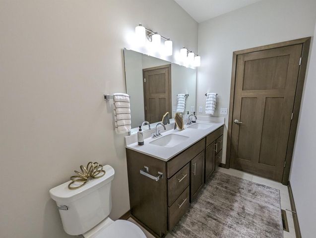 913 Brookview Trail, Mount Horeb, WI 53572