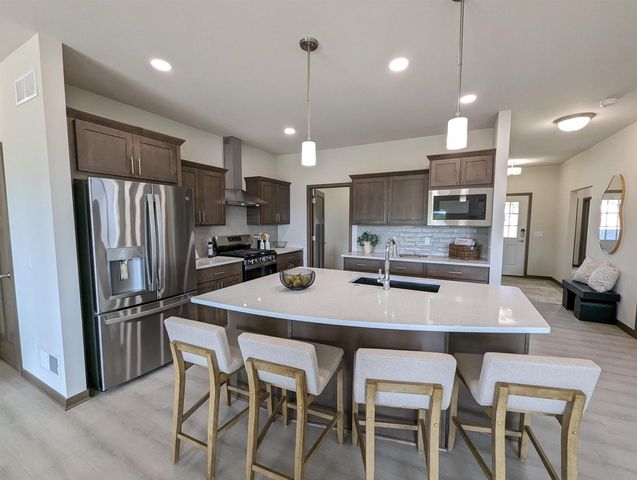 913 Brookview Trail, Mount Horeb, WI 53572