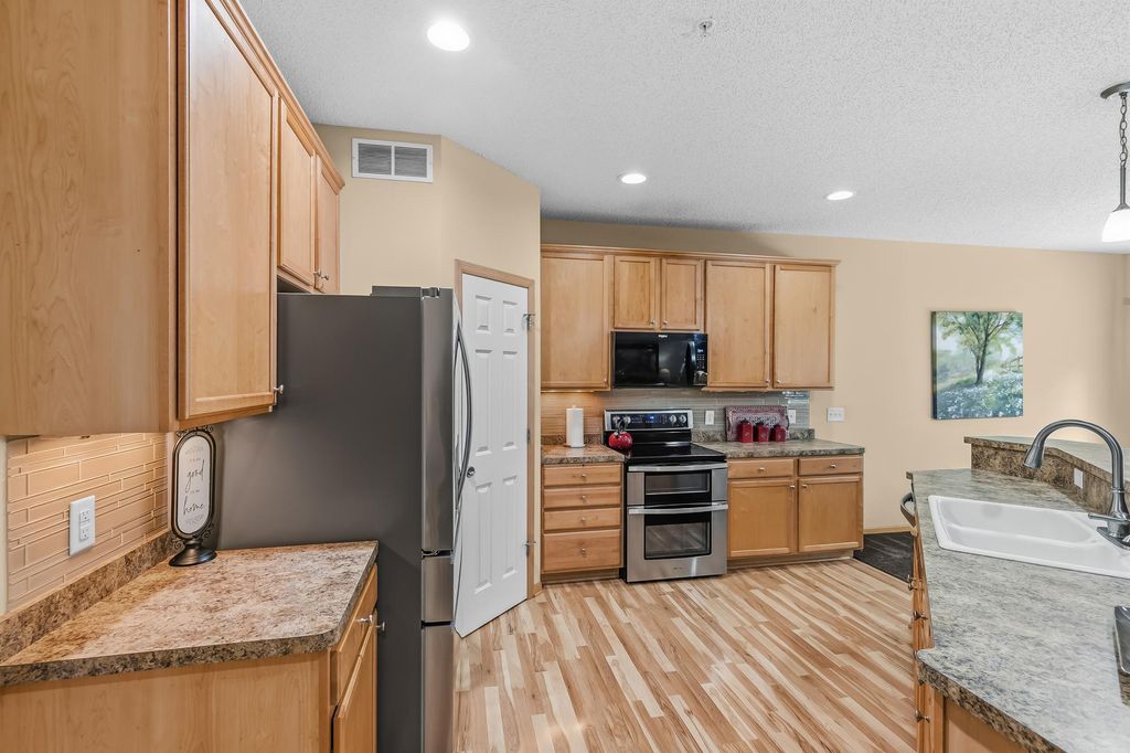 2694 County Road H2, Mounds View, MN 55112 — photo 5