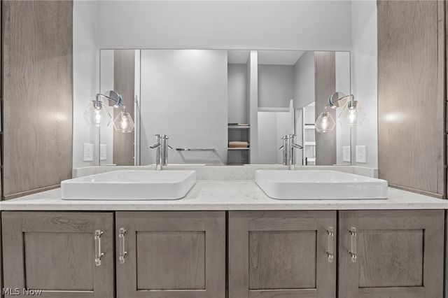 3110 Vine Court, Cleveland, OH 44113