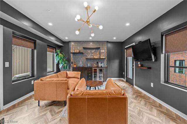 3110 Vine Court, Cleveland, OH 44113