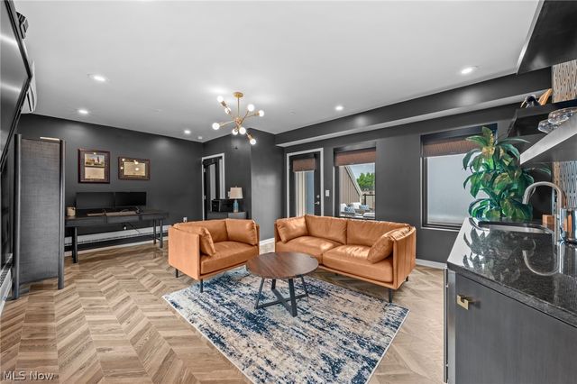 3110 Vine Court, Cleveland, OH 44113