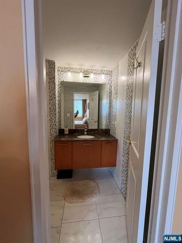 300 Winston Drive 2301, Cliffside Park, NJ 07010