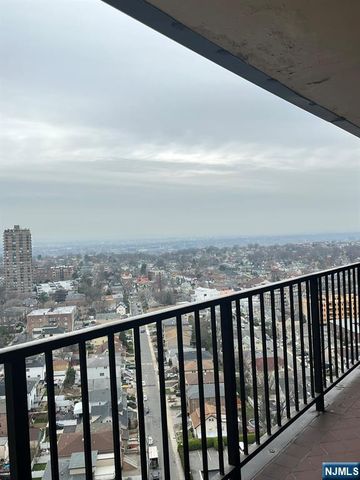 300 Winston Drive 2301, Cliffside Park, NJ 07010