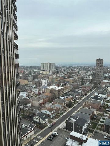 300 Winston Drive 2301, Cliffside Park, NJ 07010