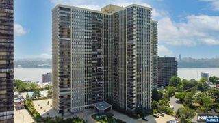 300 Winston Drive 2301, Cliffside Park, NJ 07010