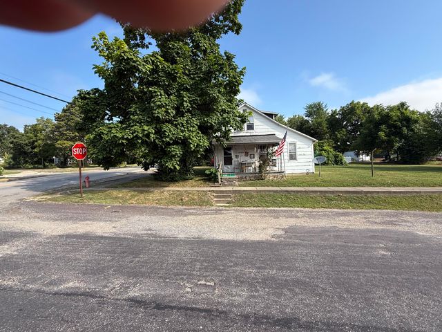 230 W 2nd Street, Mountain View, MO 65548