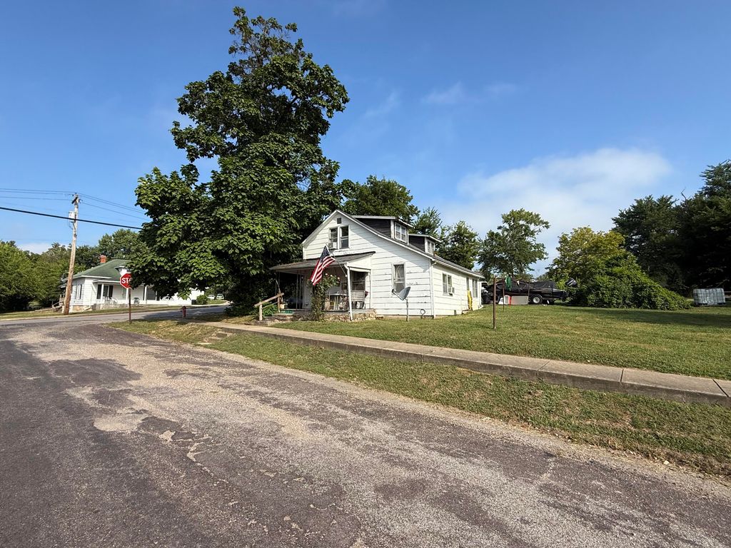 230 W 2nd Street, Mountain View, MO 65548