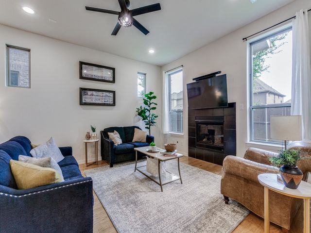 8254 Primrose Way, Dallas, TX 75252