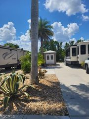 5250 Cypress Trail Resort CIR, Fort Myers, FL 33905