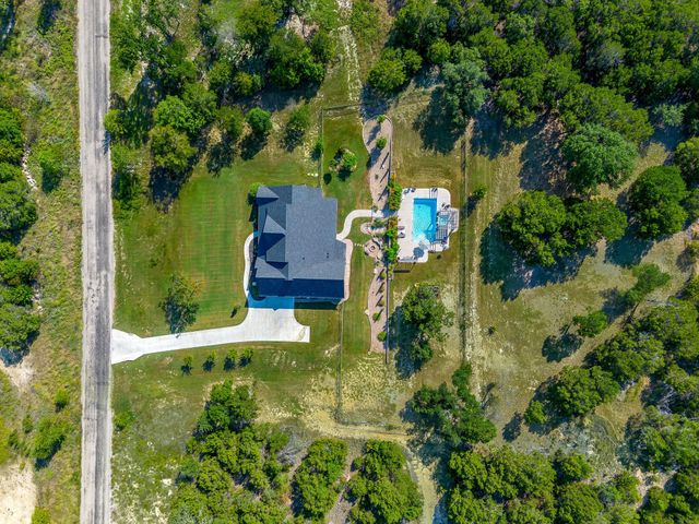 1146 Eagles Bluff Drive, Weatherford, TX 76087