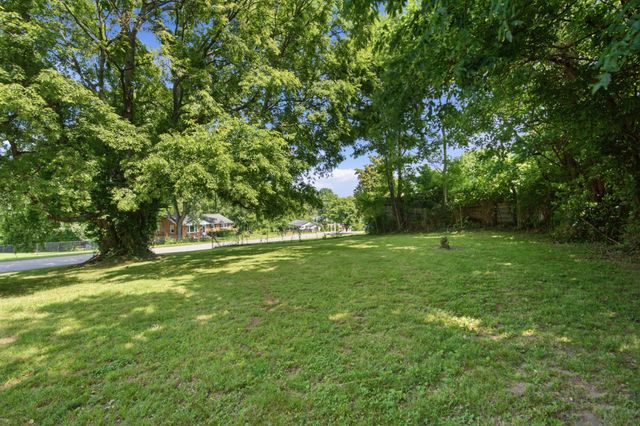 80 Peachtree St, Nashville, TN 37210