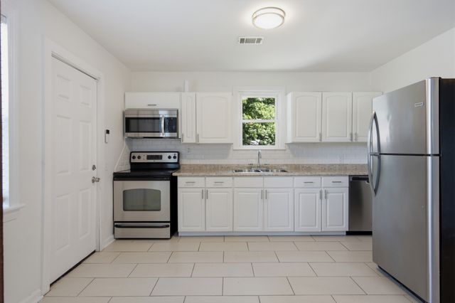 80 Peachtree St, Nashville, TN 37210