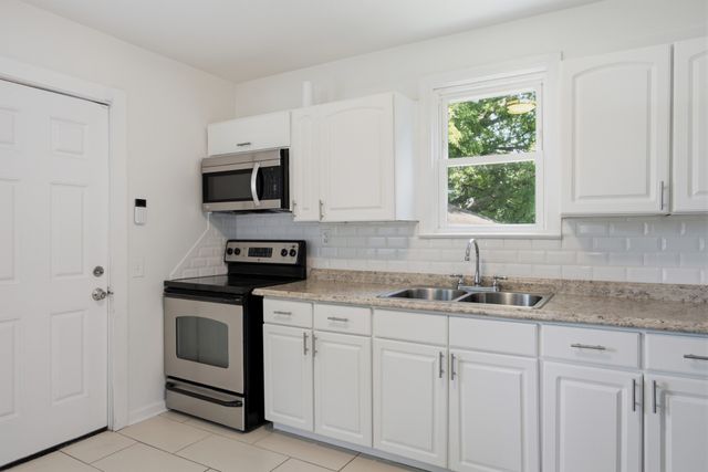 80 Peachtree St, Nashville, TN 37210