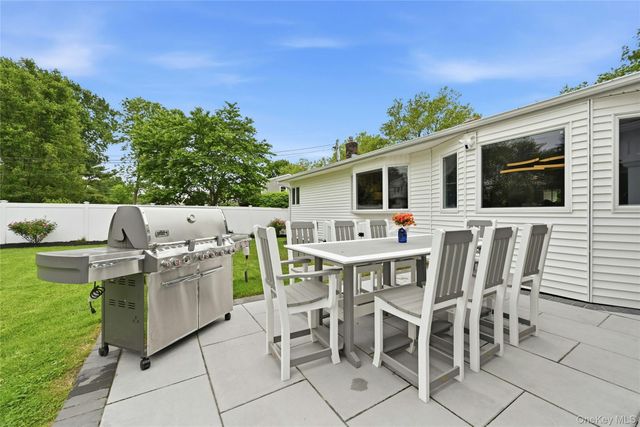 29 Kirkland Drive, Greenlawn, NY 11740