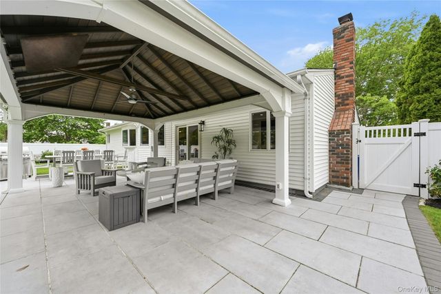 29 Kirkland Drive, Greenlawn, NY 11740