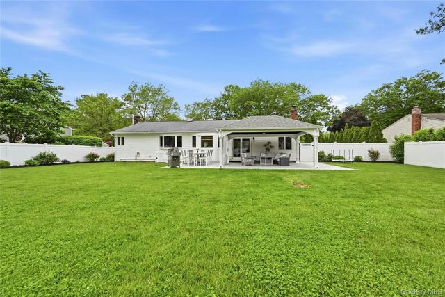 29 Kirkland Drive, Greenlawn, NY 11740