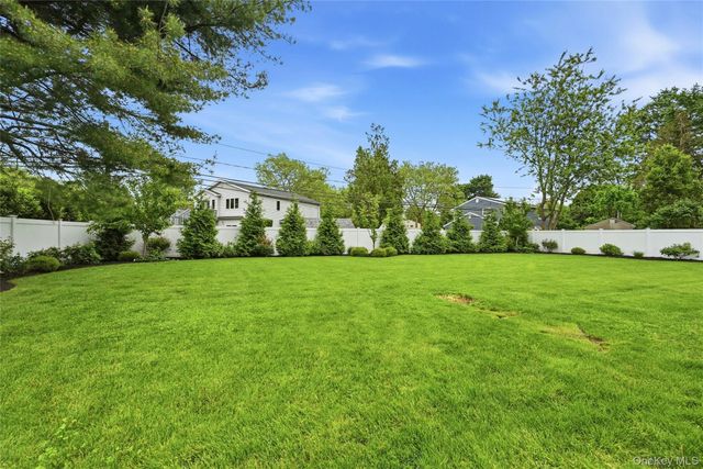 29 Kirkland Drive, Greenlawn, NY 11740
