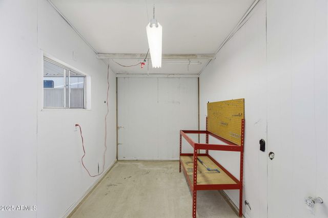 977 S OXIDE Drive 977, Apache Junction, AZ 85119