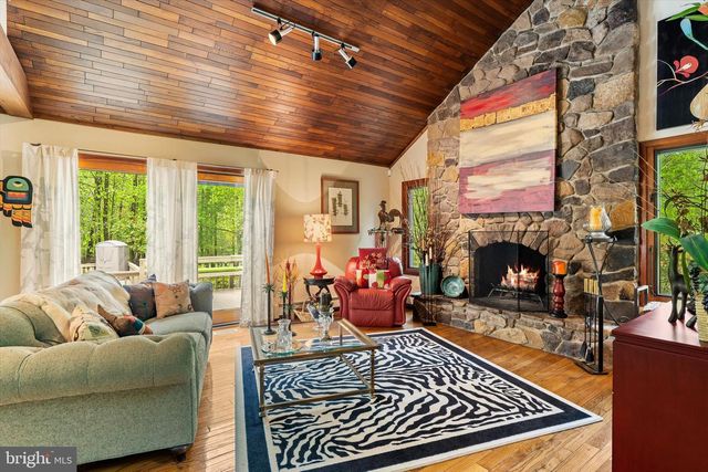621 HANOVER DR, Wrightstown, NJ 08562