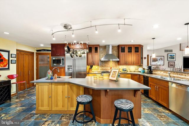 621 HANOVER DR, Wrightstown, NJ 08562