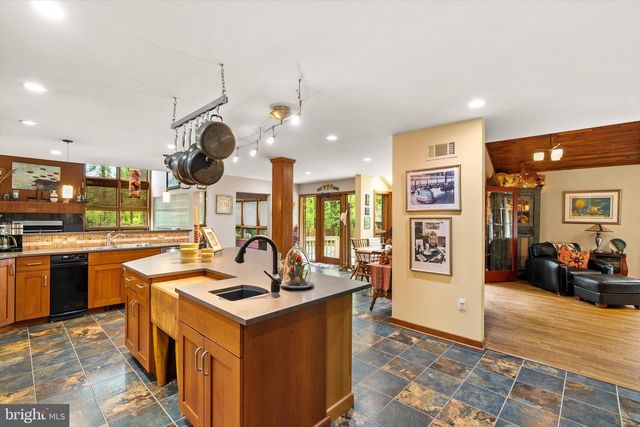 621 HANOVER DR, Wrightstown, NJ 08562
