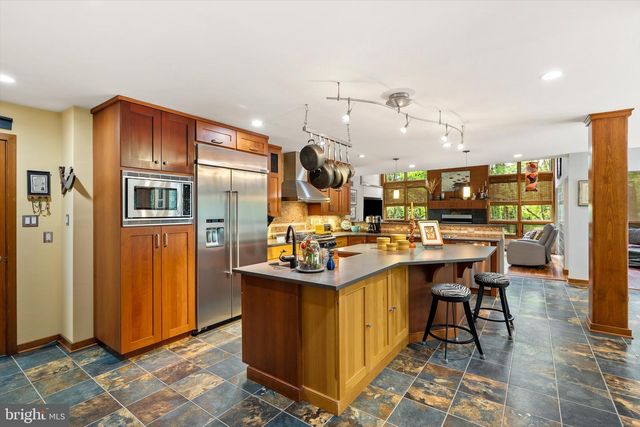 621 HANOVER DR, Wrightstown, NJ 08562