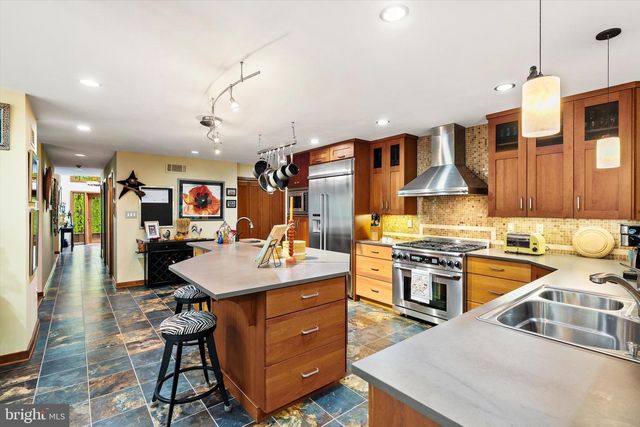621 HANOVER DR, Wrightstown, NJ 08562