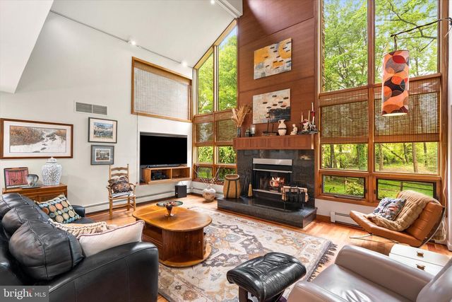 621 HANOVER DR, Wrightstown, NJ 08562