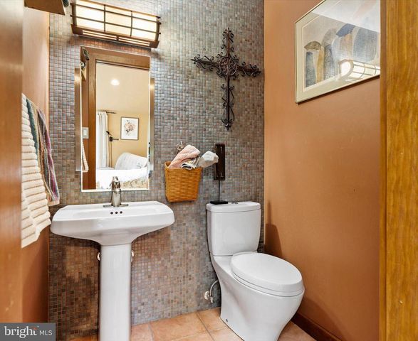 621 HANOVER DR, Wrightstown, NJ 08562