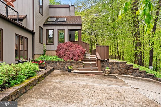 621 HANOVER DR, Wrightstown, NJ 08562