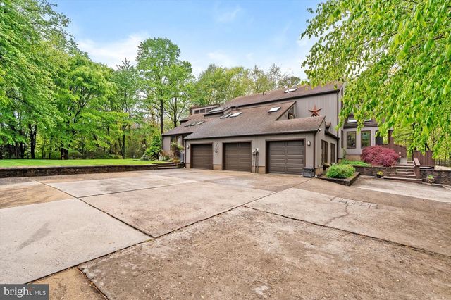 621 HANOVER DR, Wrightstown, NJ 08562