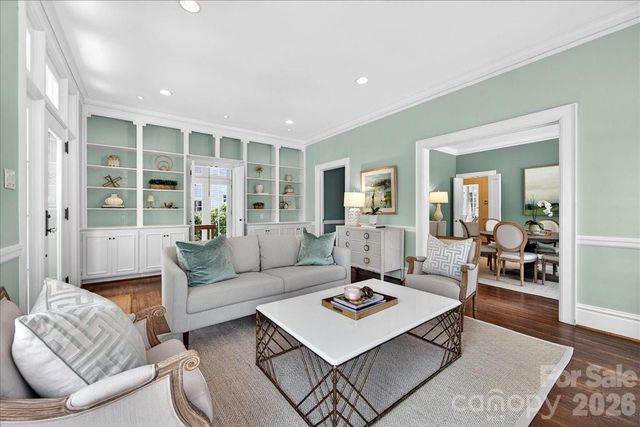 506 Hermitage Court, Charlotte, NC 28207