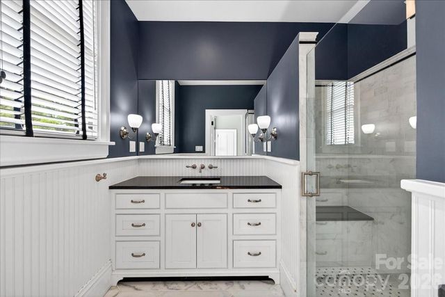 506 Hermitage Court, Charlotte, NC 28207