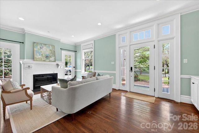 506 Hermitage Court, Charlotte, NC 28207