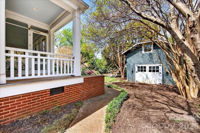 506 Hermitage Court, Charlotte, NC 28207