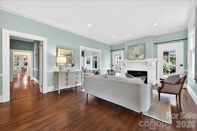 506 Hermitage Court, Charlotte, NC 28207