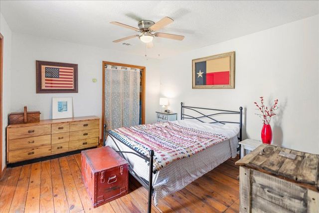 45 Cypress Fairway VLG, Wimberley, TX 78676