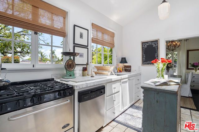 1233 N Crescent Heights Boulevard 1, West Hollywood, CA 90046