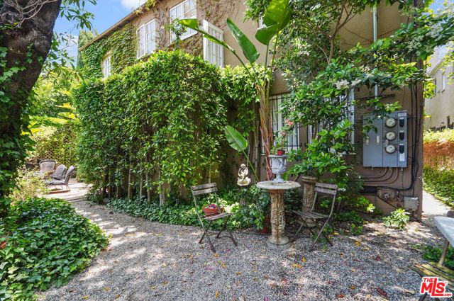 1233 N Crescent Heights Boulevard 1, West Hollywood, CA 90046