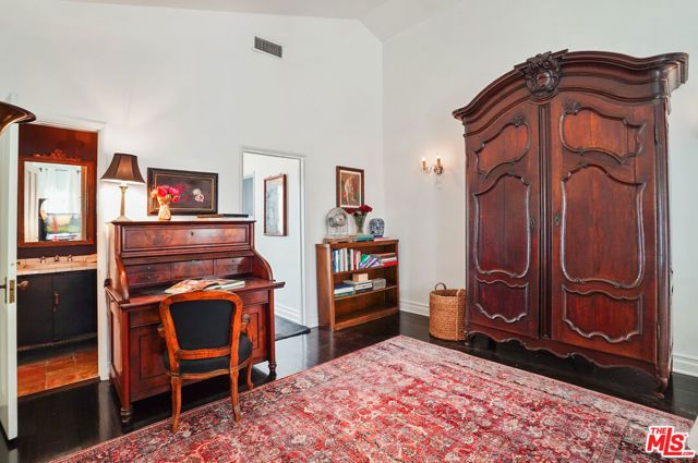 1233 N Crescent Heights Boulevard 1, West Hollywood, CA 90046